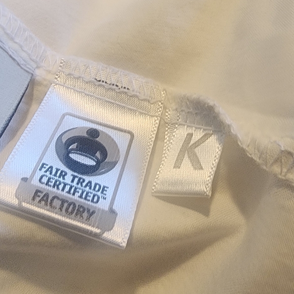 Luxurious Signature Hemmed Sheet Set - Classic White - Picture 2 of 6